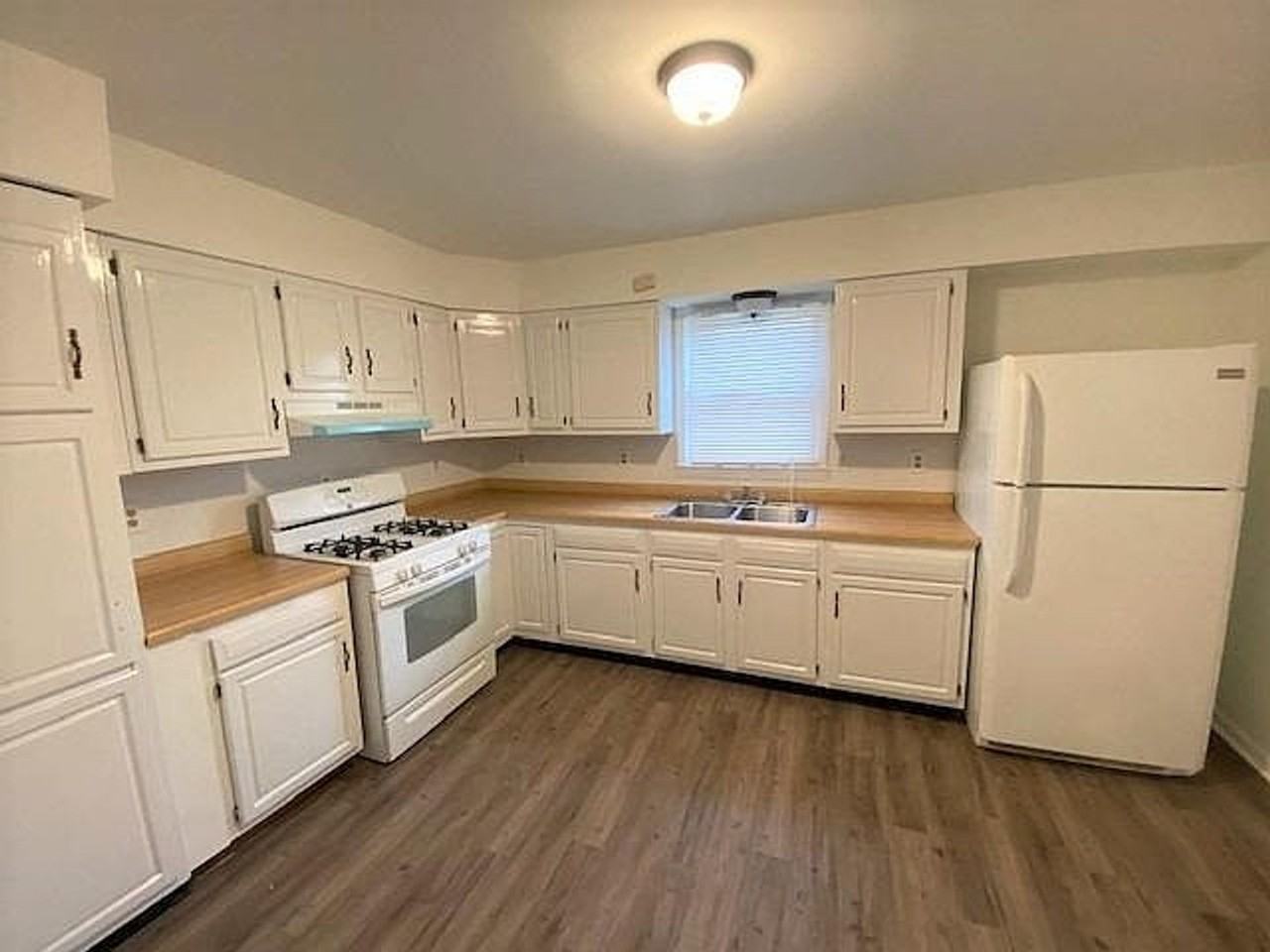 663 Shropshire Ave - Photo 6 of 14