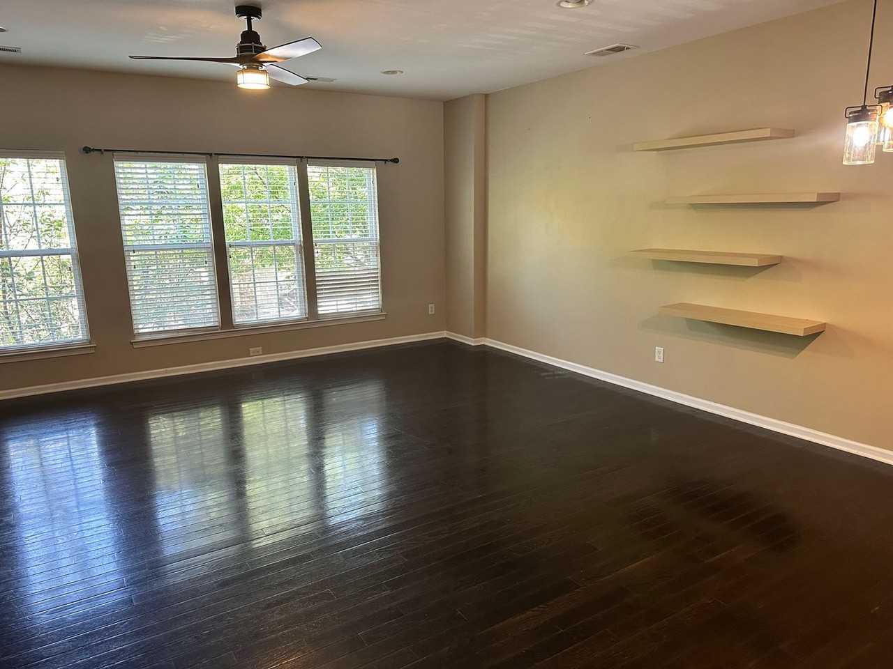 234 W Bland St - Photo 3 of 18