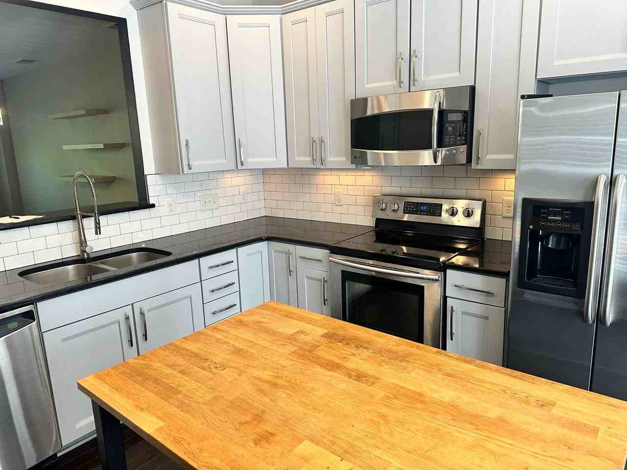 234 W Bland St - Photo 7 of 18