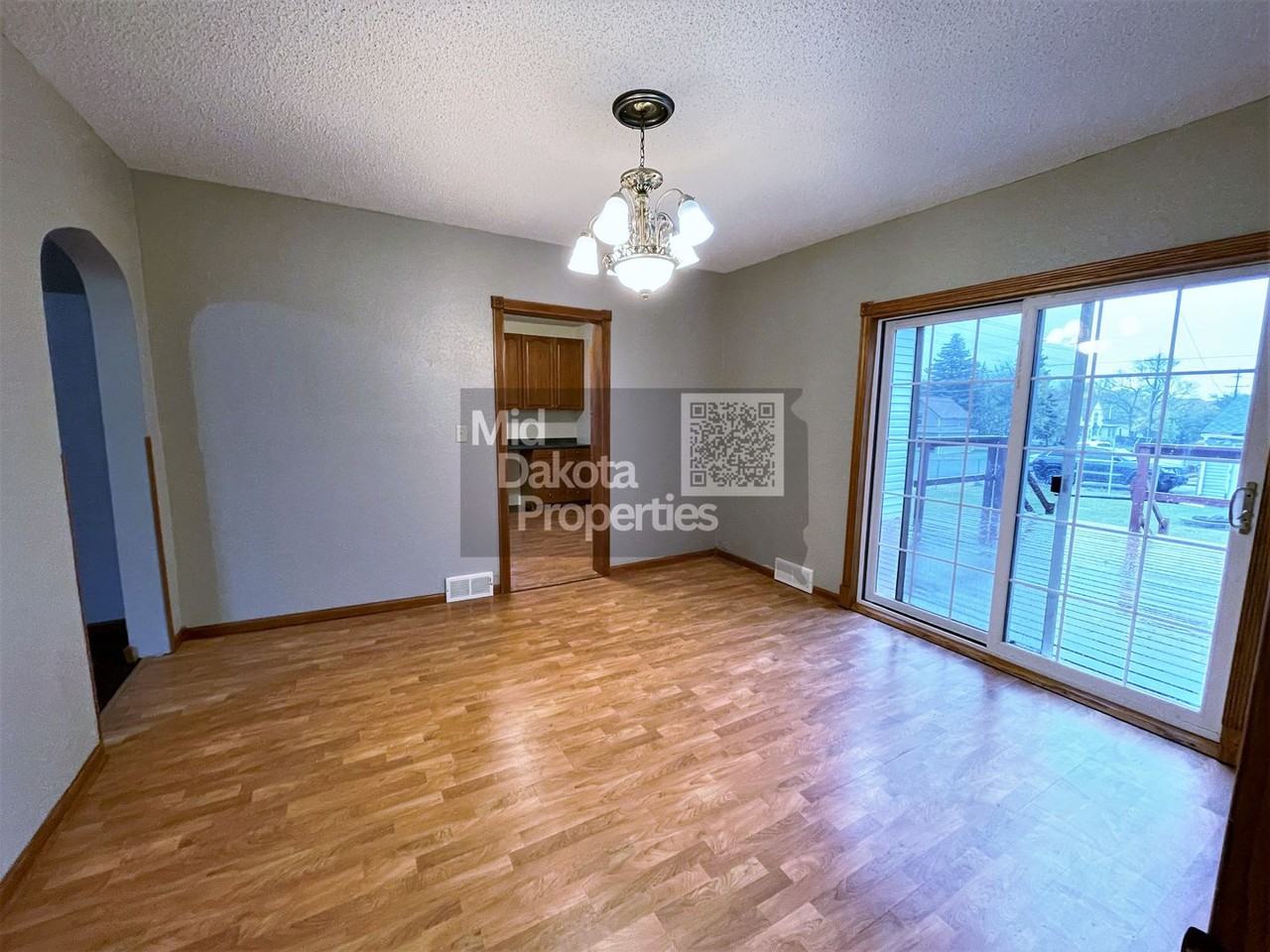 700 S Wisconsin St - Photo 5 of 21