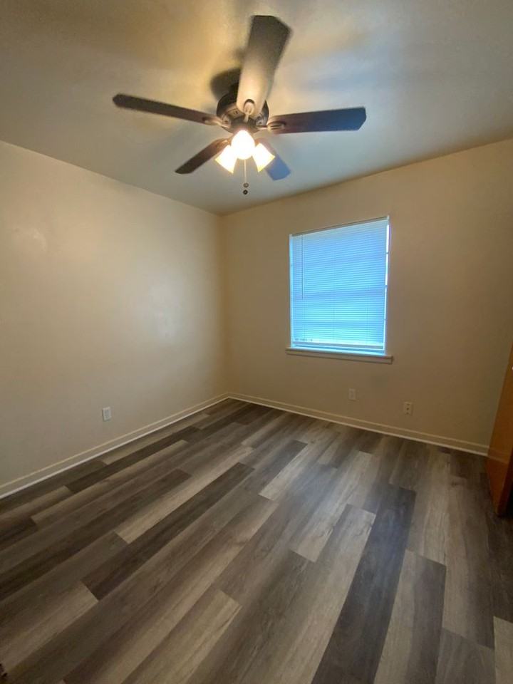 712 Alexander St - Photo 7 of 8