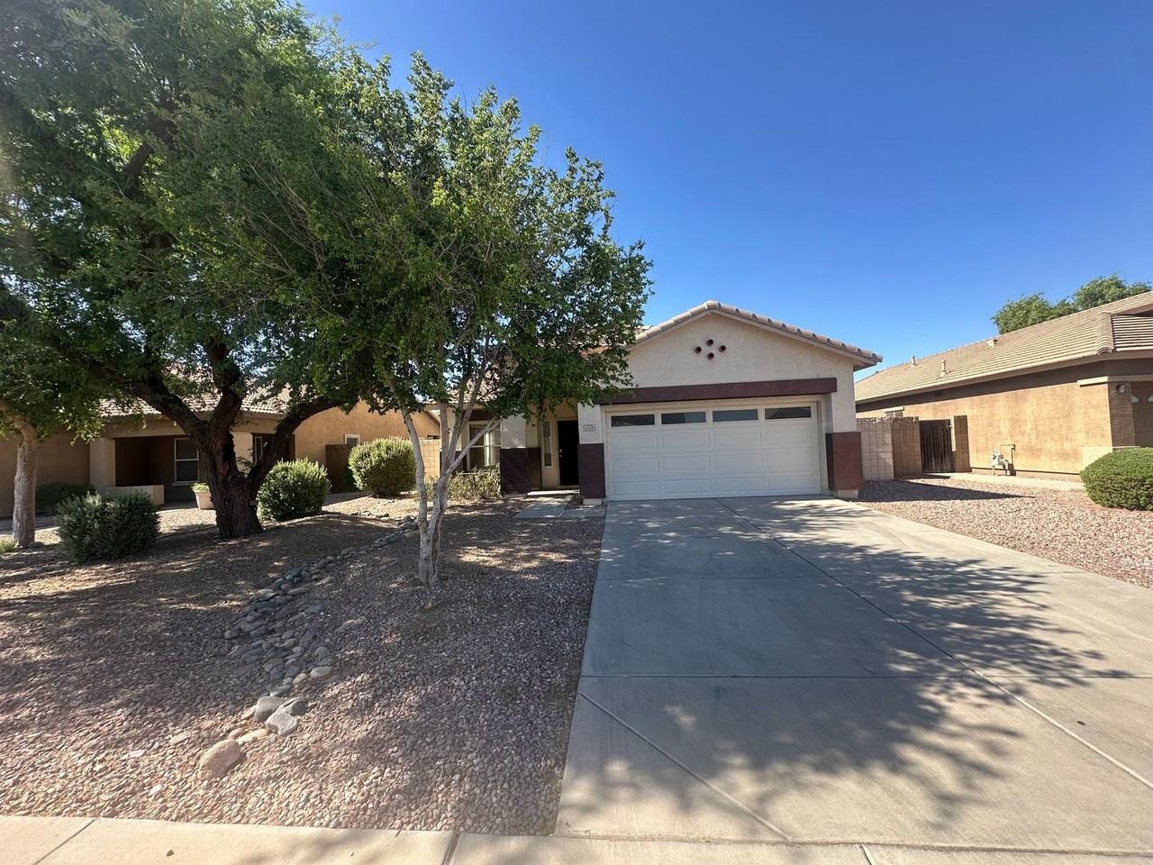 3726 E Longhorn Dr - Photo 2 of 31