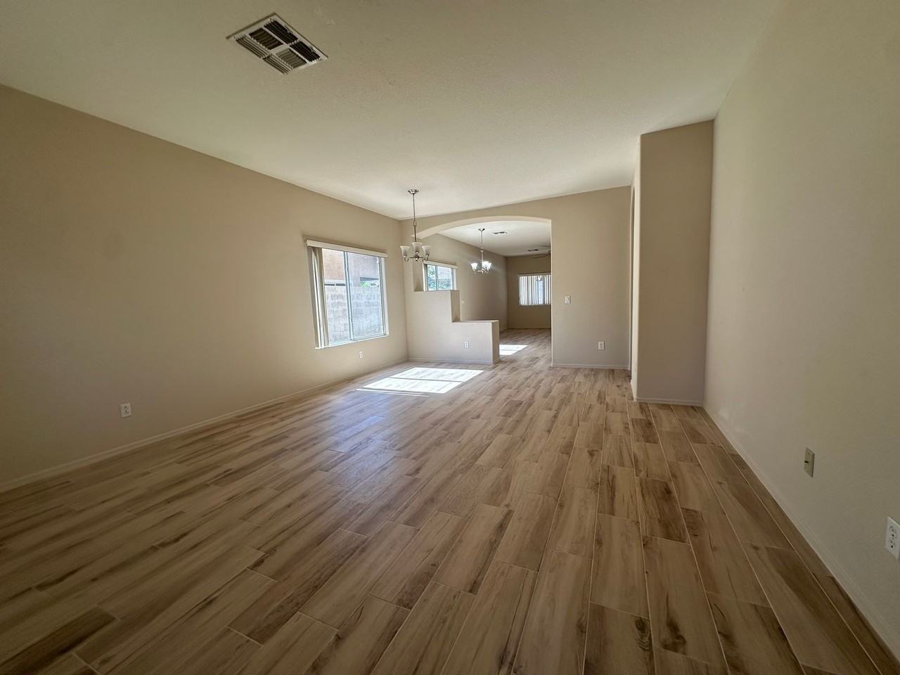 3726 E Longhorn Dr - Photo 3 of 31