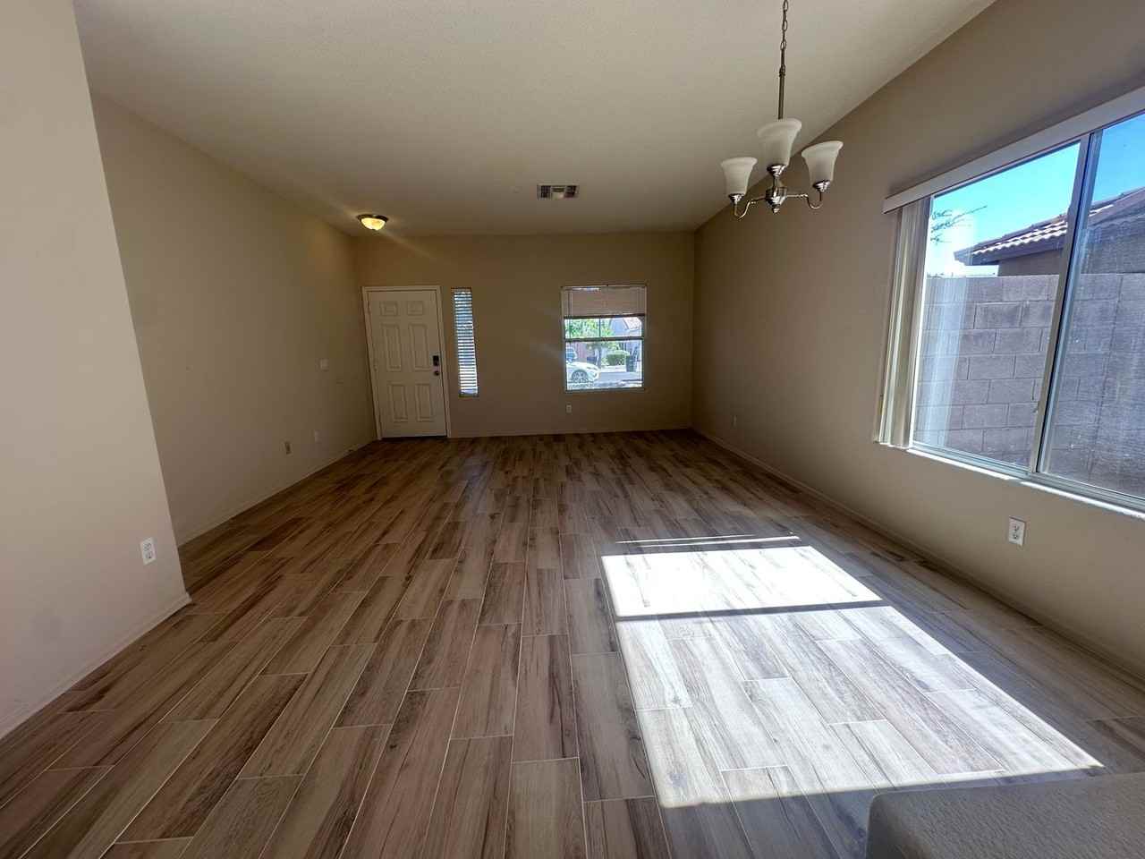 3726 E Longhorn Dr - Photo 5 of 31