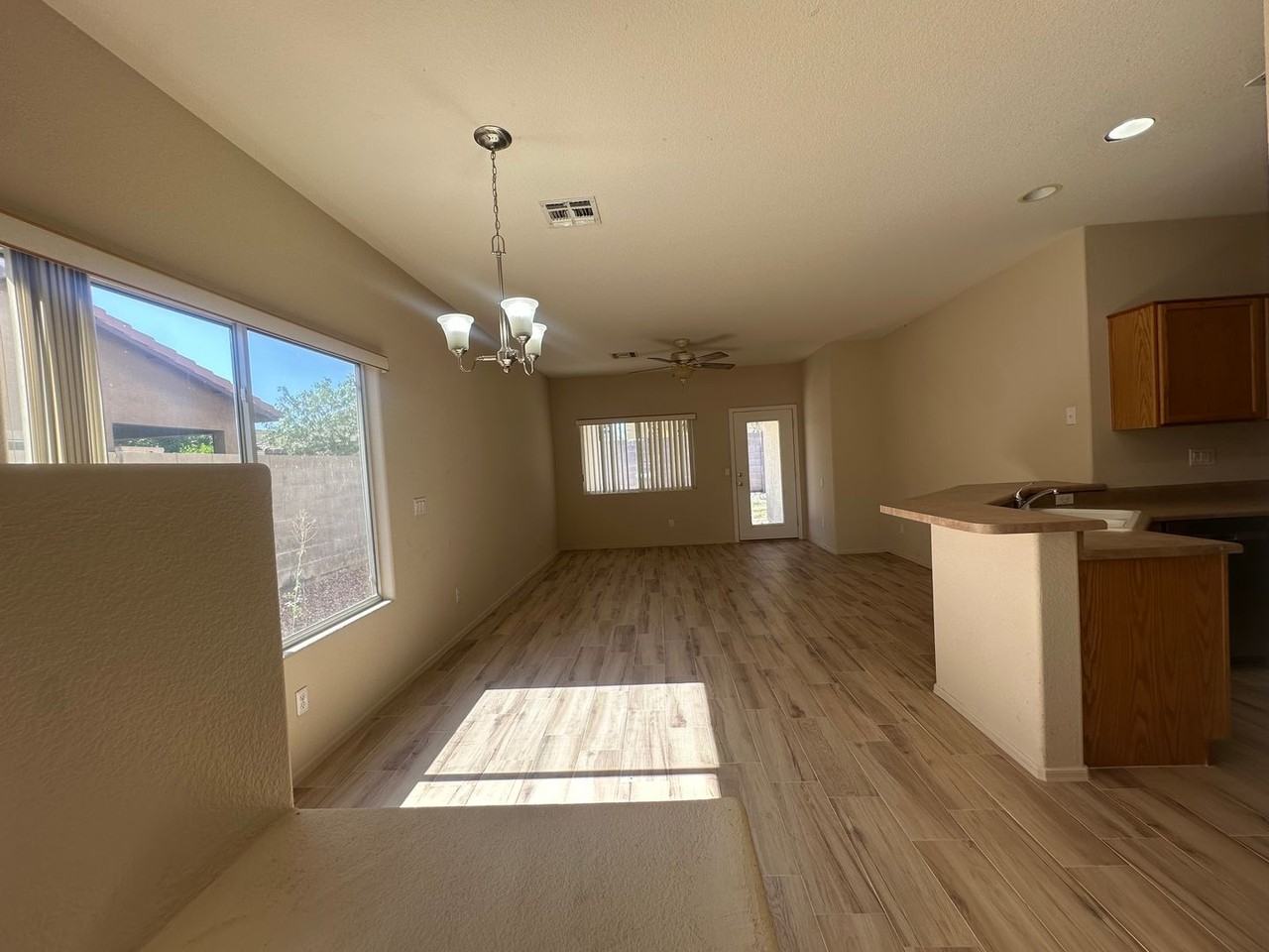 3726 E Longhorn Dr - Photo 7 of 31
