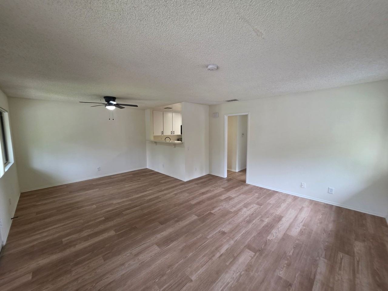 26257 Hillsford Pl - Photo 2 of 19