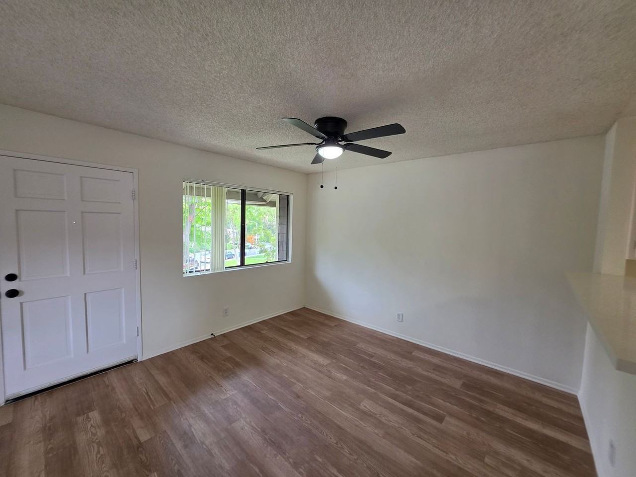 26257 Hillsford Pl - Photo 3 of 19