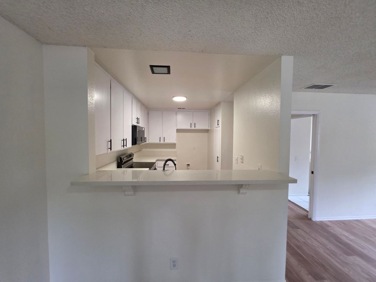 26257 Hillsford Pl - Photo 4 of 19