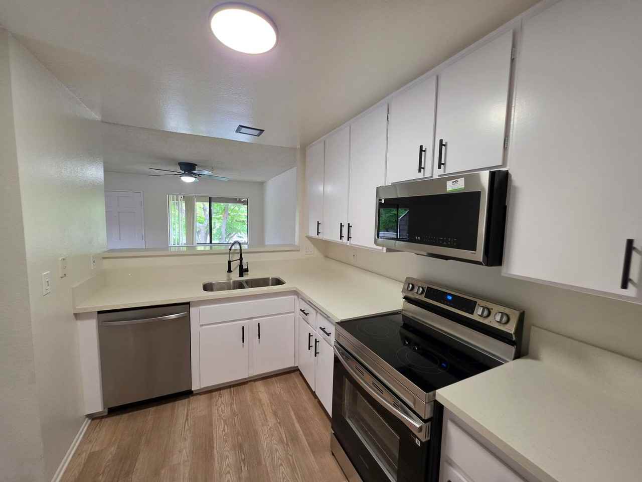 26257 Hillsford Pl - Photo 7 of 19