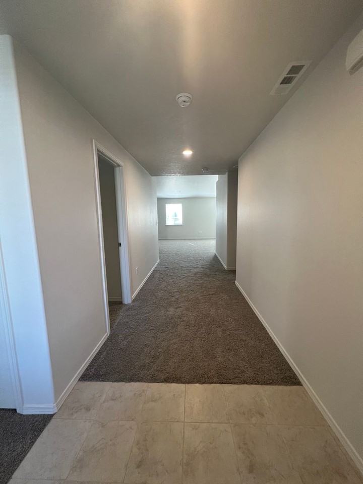 1023 W Aspen Rd - Photo 2 of 22