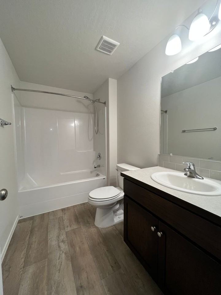 1023 W Aspen Rd - Photo 5 of 22