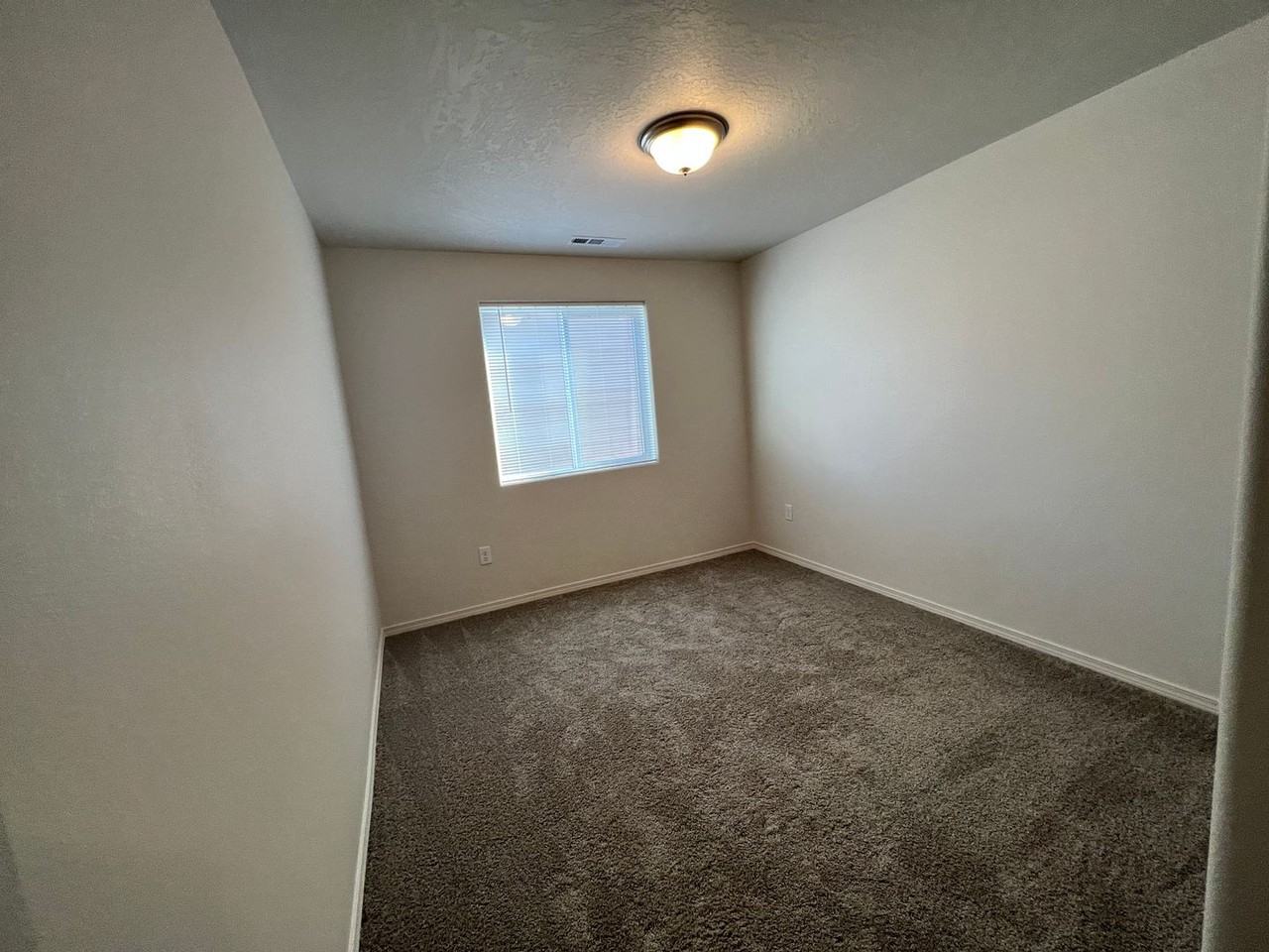 1023 W Aspen Rd - Photo 6 of 22