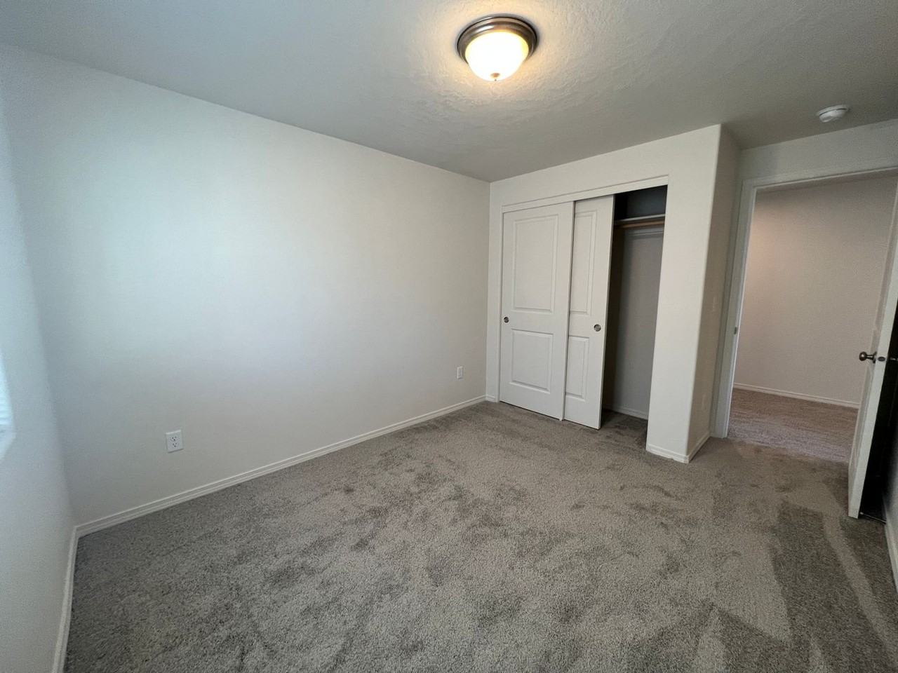1023 W Aspen Rd - Photo 7 of 22