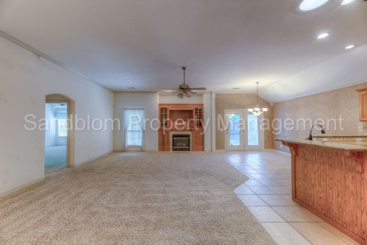 1521 N 20th St - Photo 6 of 33