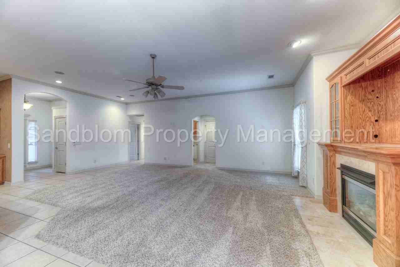 1521 N 20th St - Photo 7 of 33