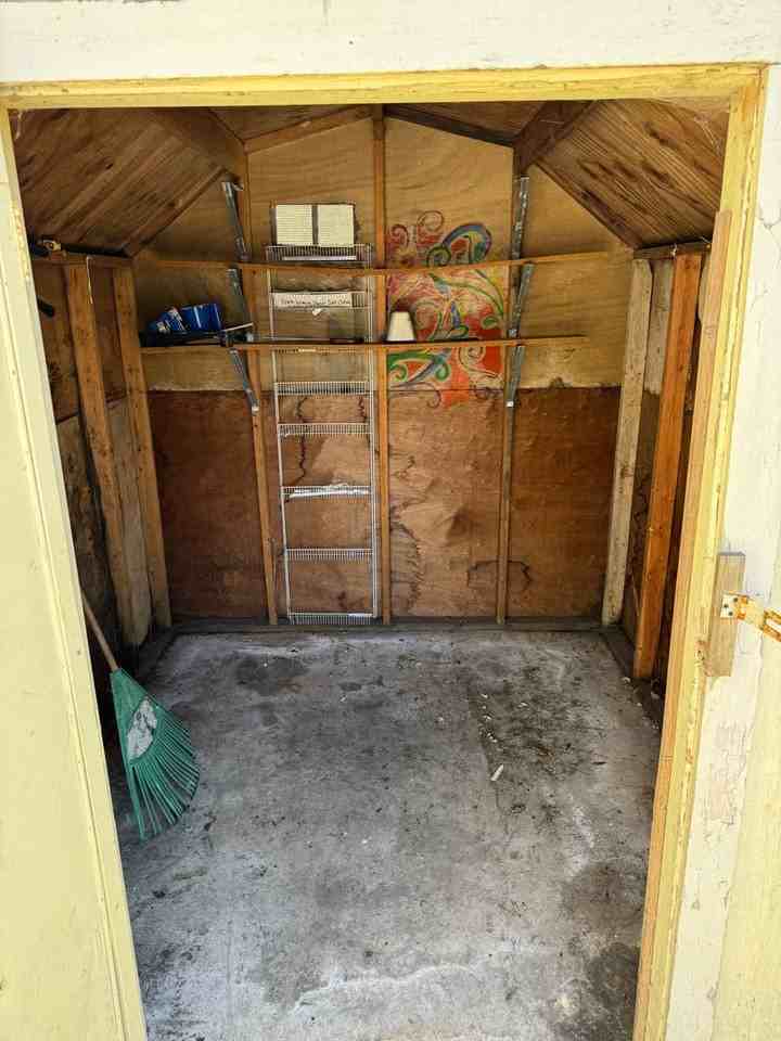 740 W 23rd Ave - Photo 5 of 27