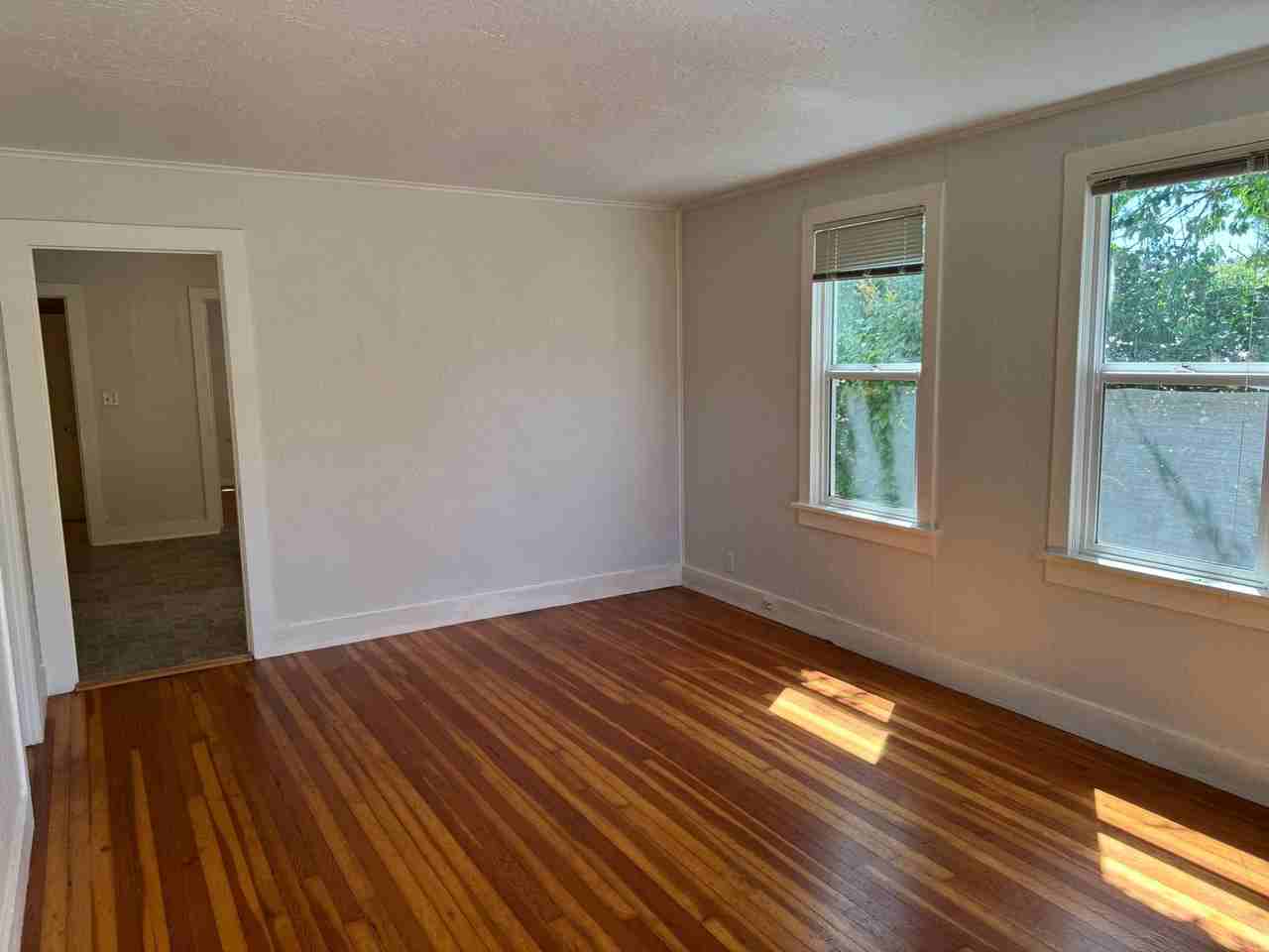 740 W 23rd Ave - Photo 7 of 27