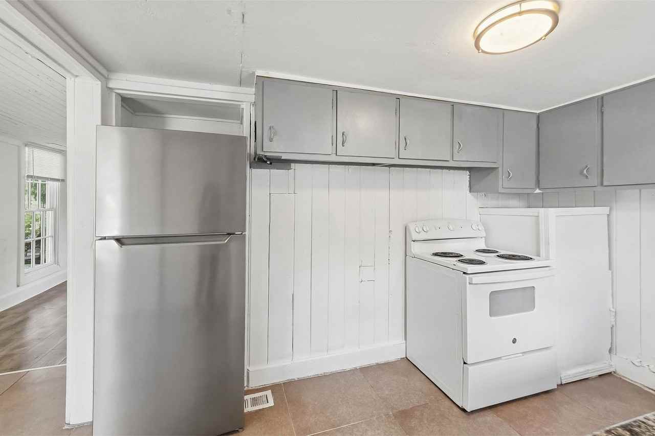 1547 Joyner Ave Se - Photo 7 of 25