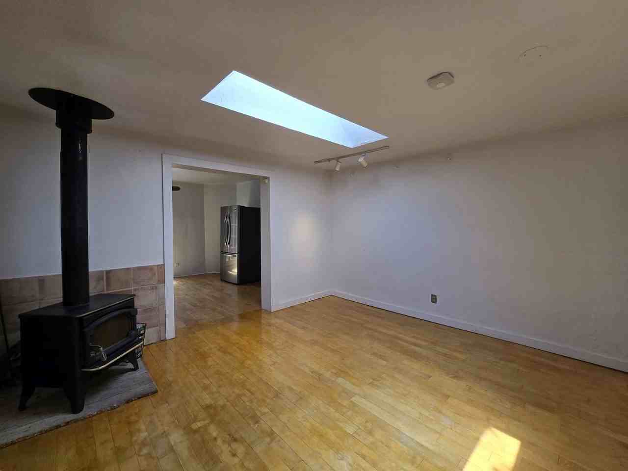 116 1/2 W Buena Vista St - Photo 2 of 22