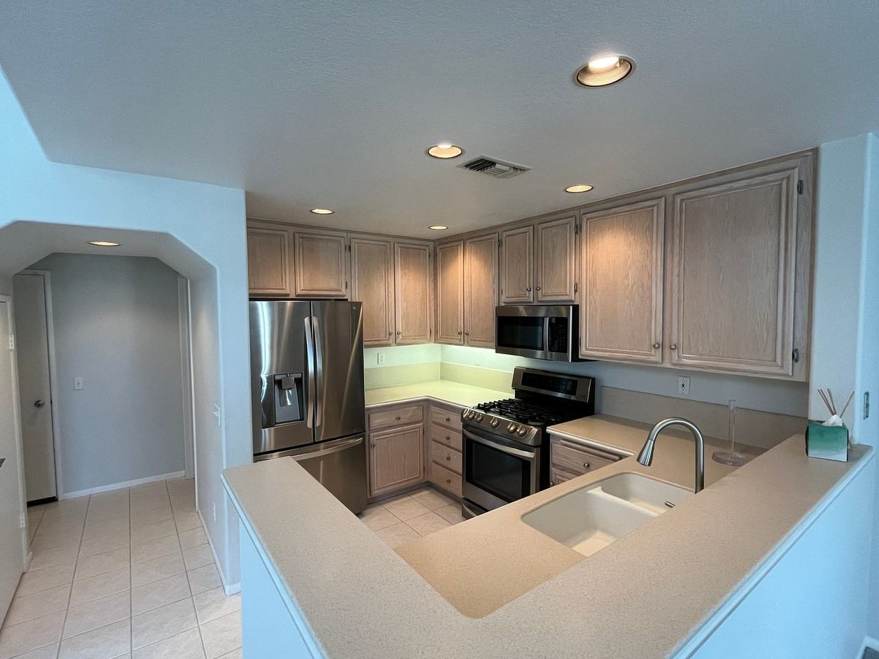 1215 Natoma Way #D - Photo 4 of 20