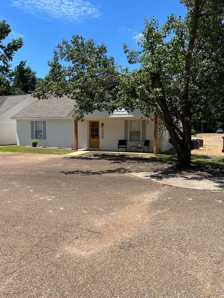 200 Leigh Loop - Photo 3 of 16
