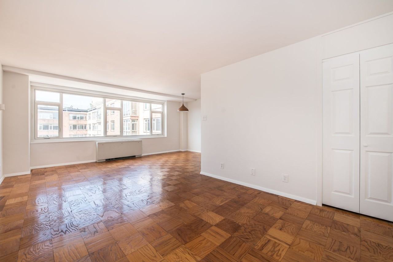 1545 18th St Nw #812 - Photo 2 of 20