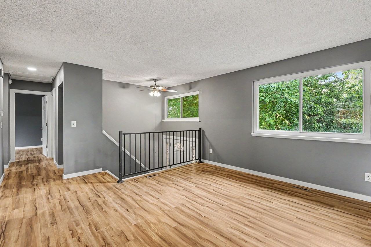 18967 W 61st Ave - Photo 4 of 23