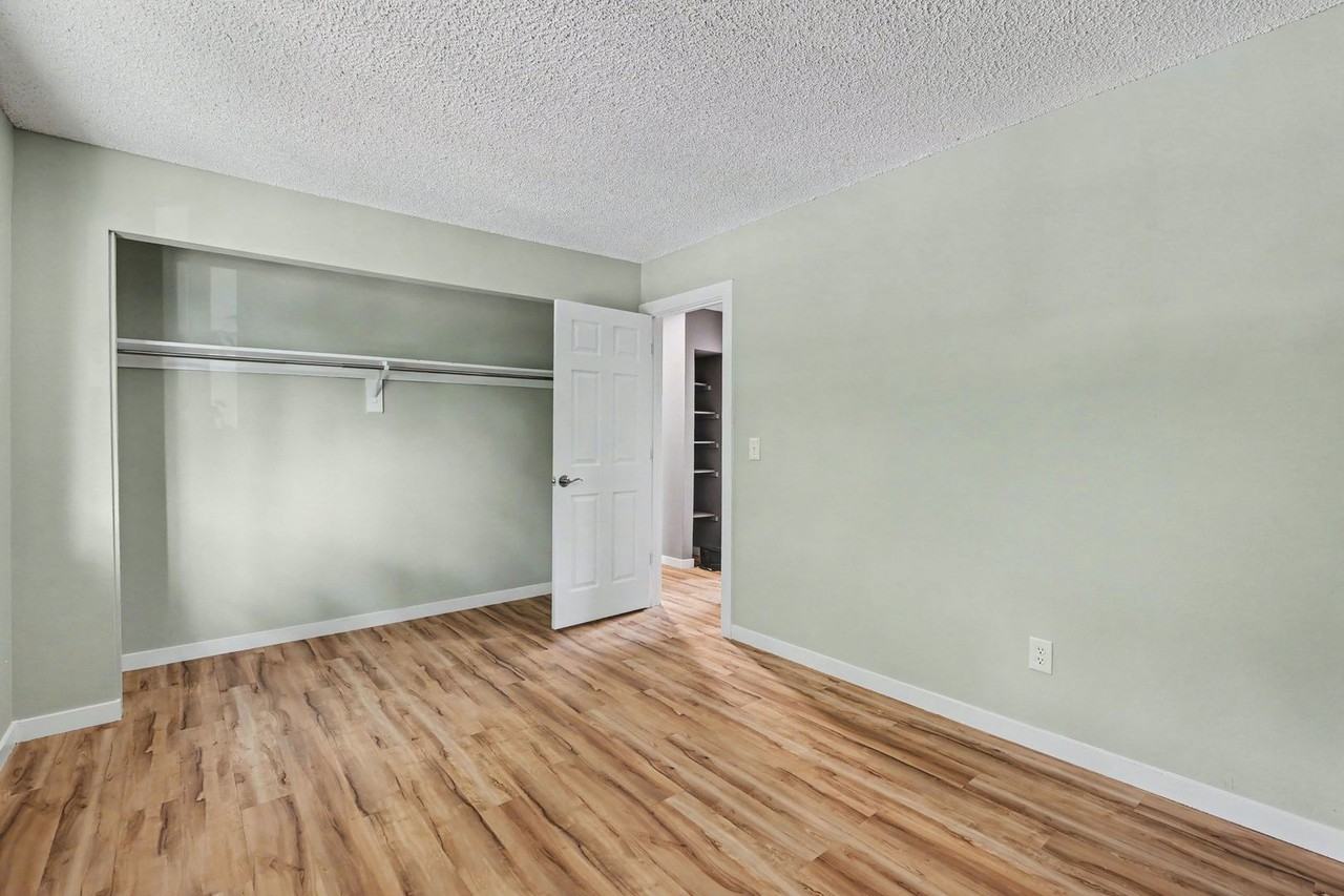 18967 W 61st Ave - Photo 7 of 23
