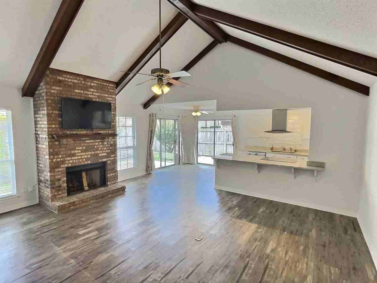 875 Laurelwood Dr - Photo 2 of 20