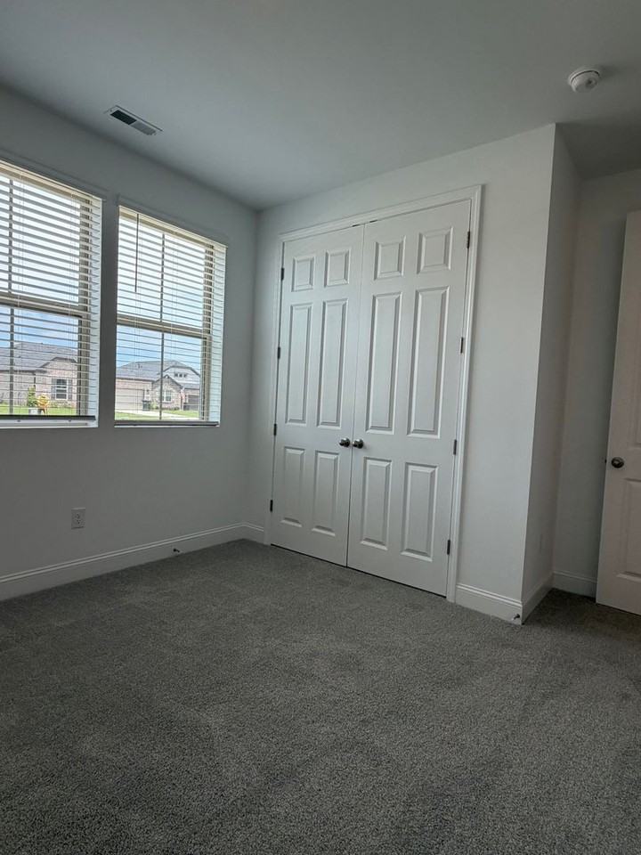 334 Mistfield St - Photo 7 of 44