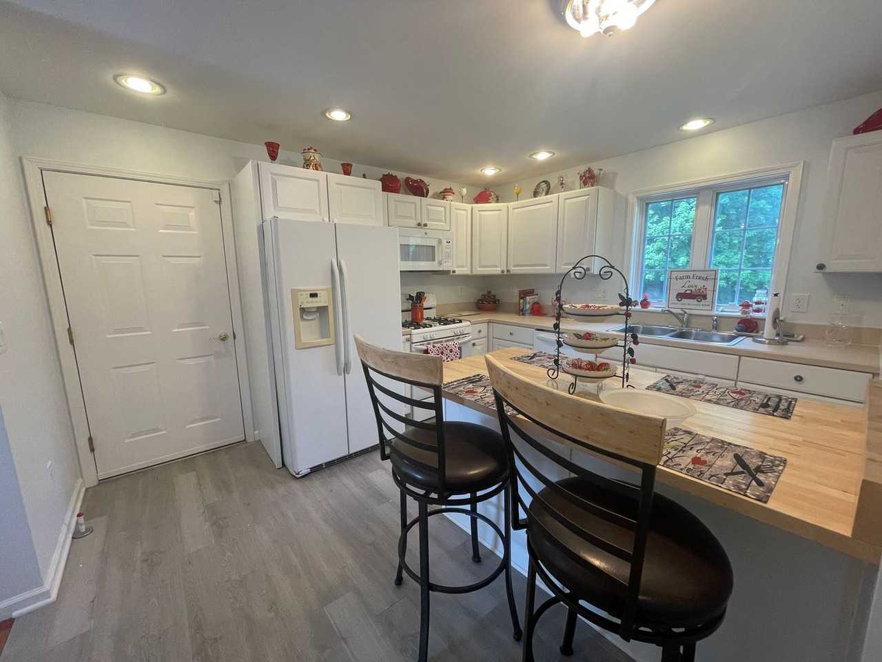 14 Richardson St - Photo 2 of 28