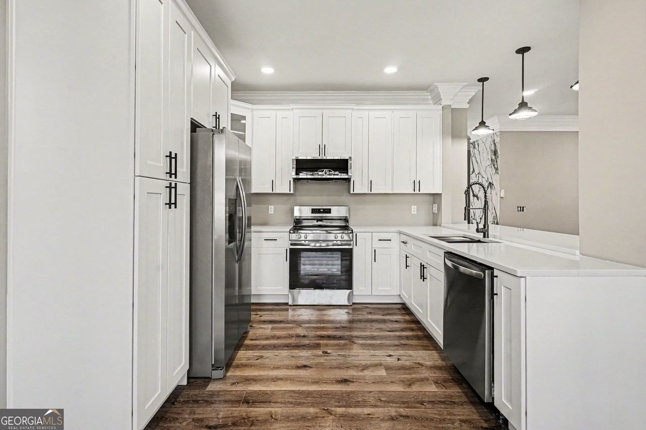 3170 Sherwood Oaks Ct - Photo 5 of 12