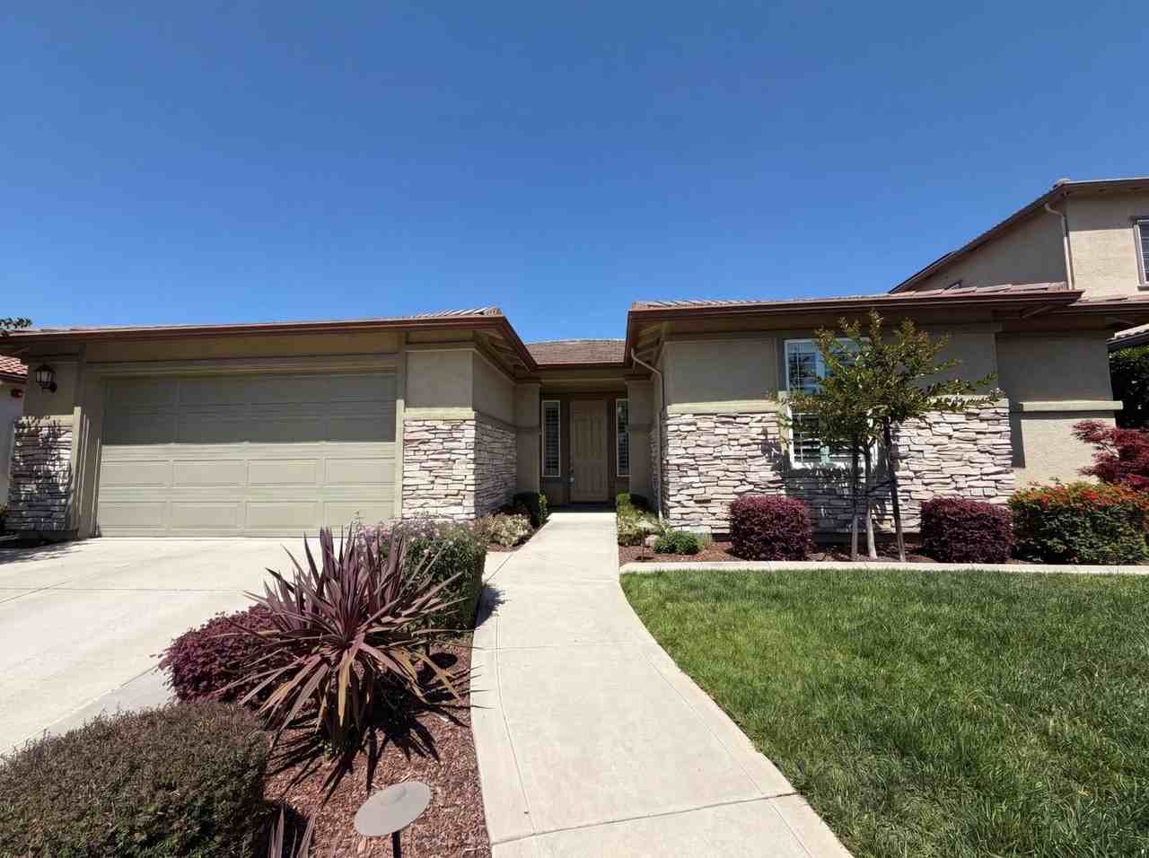 3935 Deergrass Cir - Photo 2 of 22