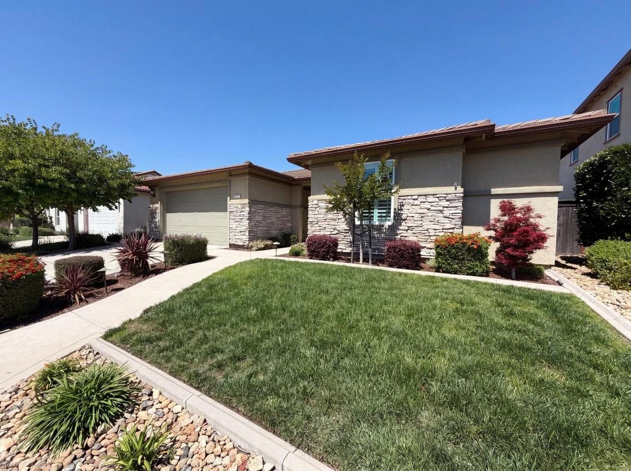 3935 Deergrass Cir - Photo 4 of 22