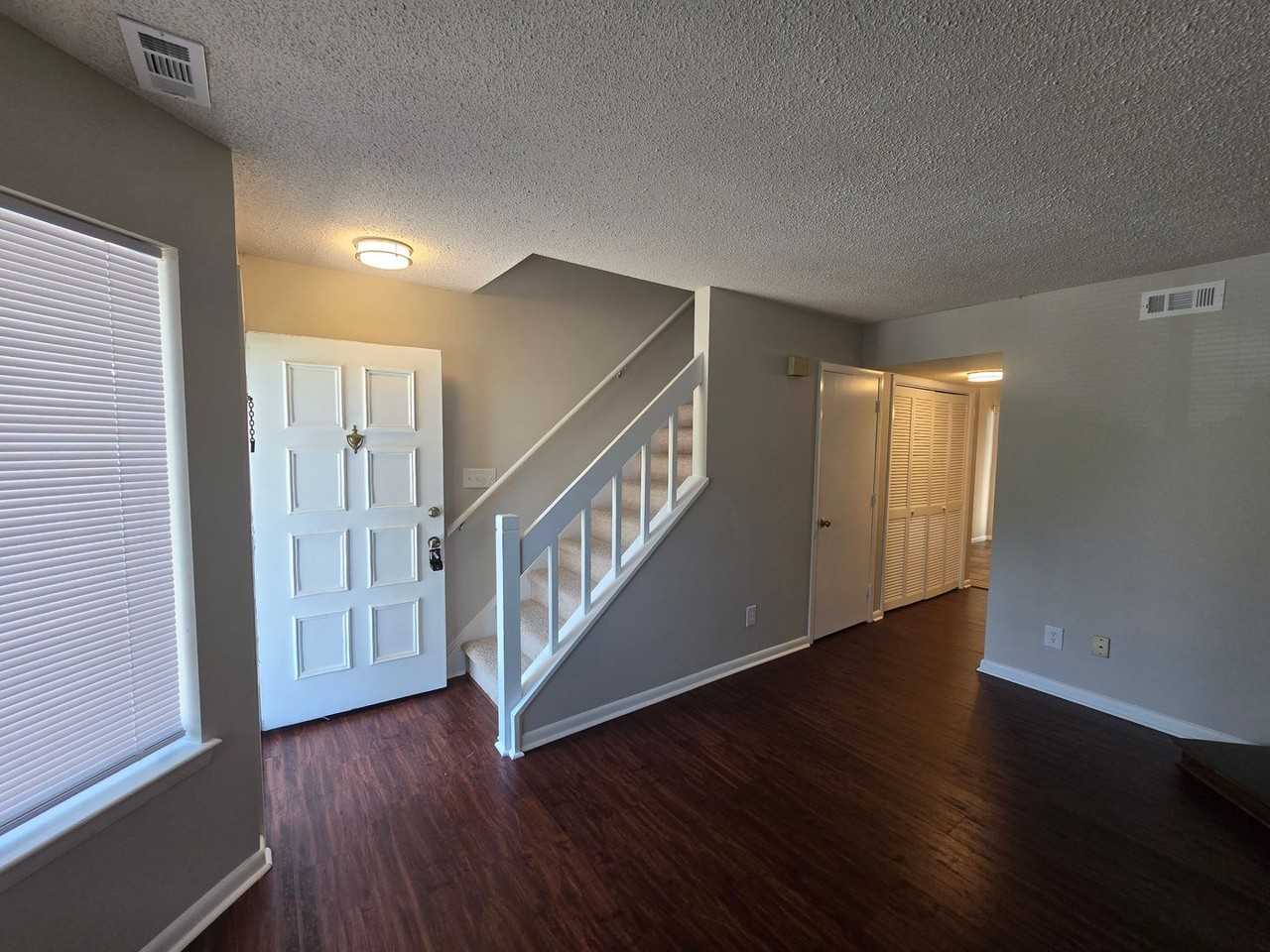 5837 Shady Grove Cir - Photo 2 of 14