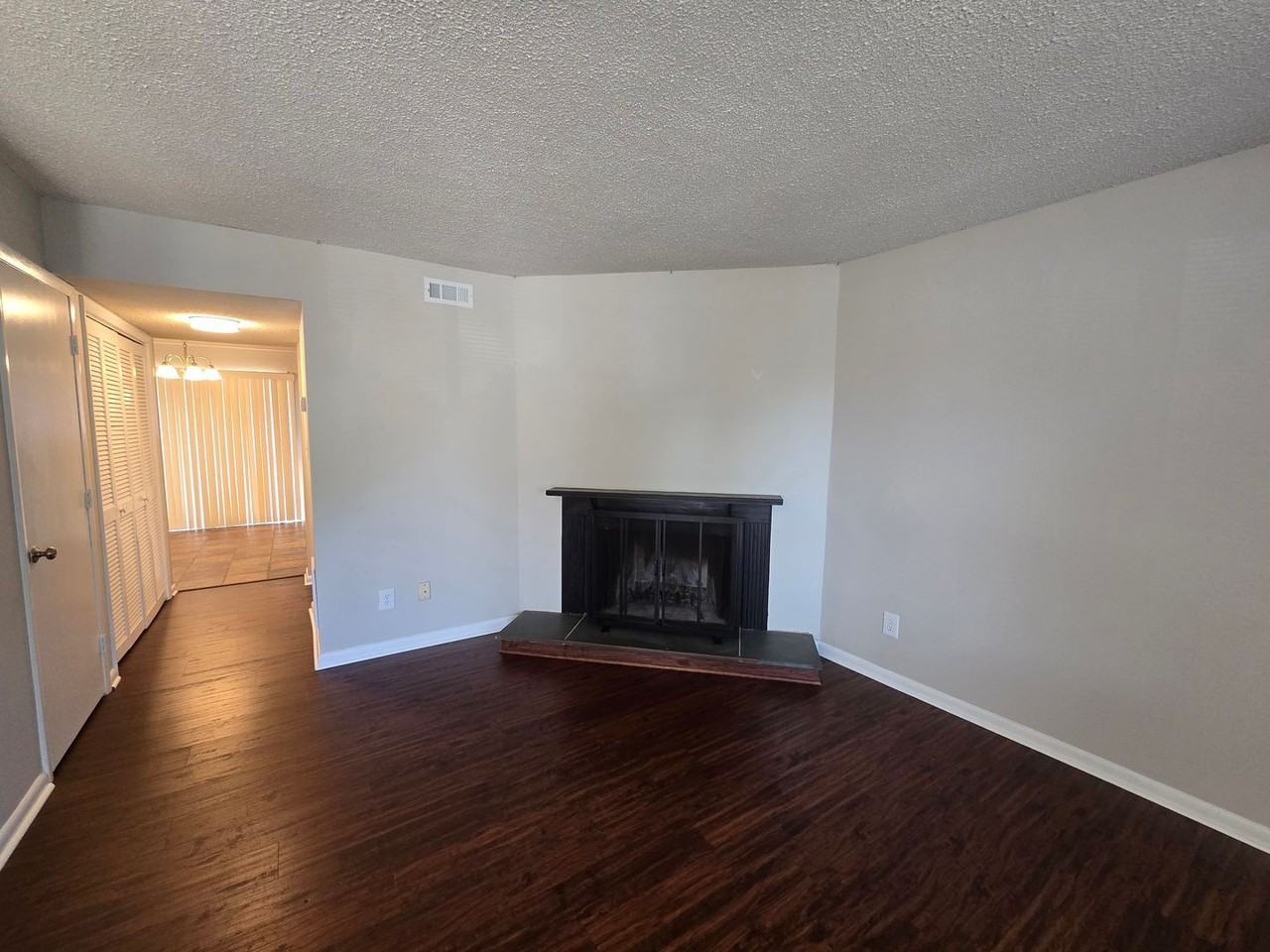 5837 Shady Grove Cir - Photo 3 of 14