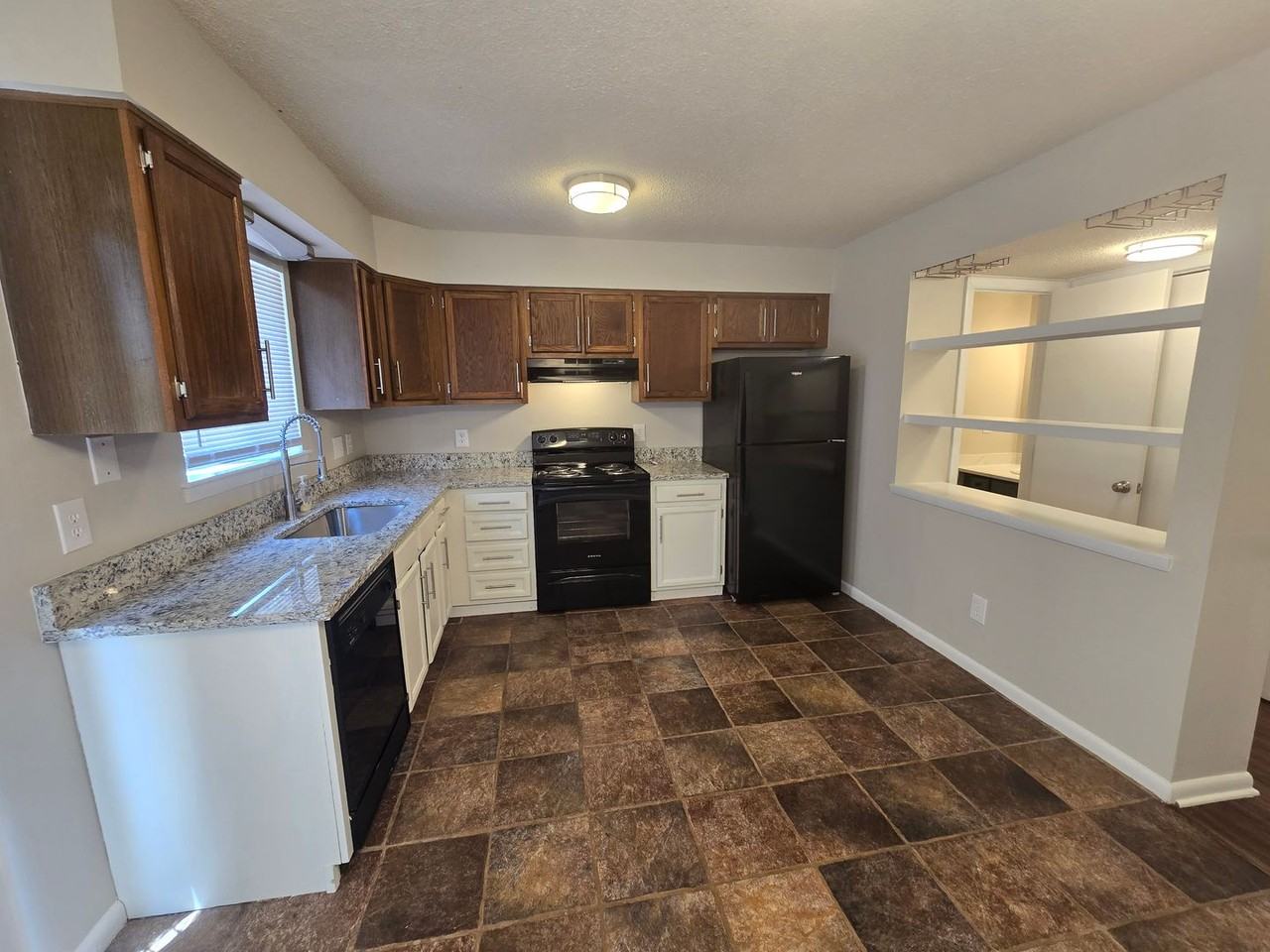 5837 Shady Grove Cir - Photo 6 of 14