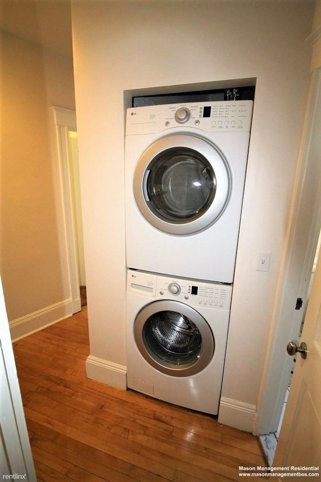 54 Dwight St - Photo 2 of 5