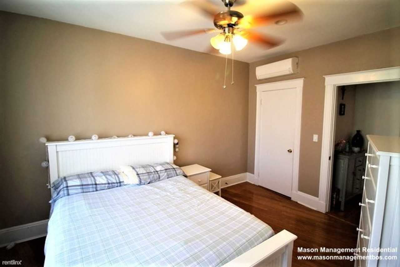 54 Dwight St - Photo 3 of 5