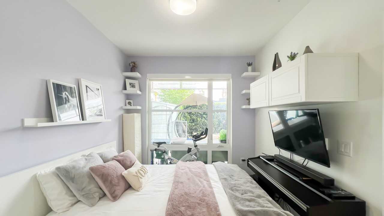 3488 West Sawmill Crescent - Photo 7 of 23