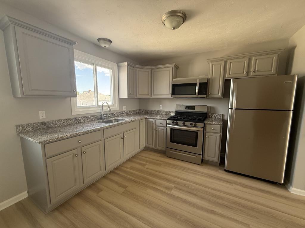 132 Vale St - Photo 2 of 9