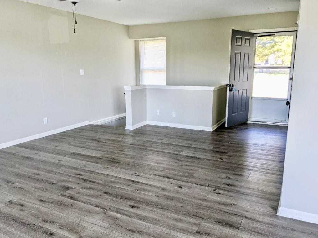 502 N Grove St - Photo 2 of 12