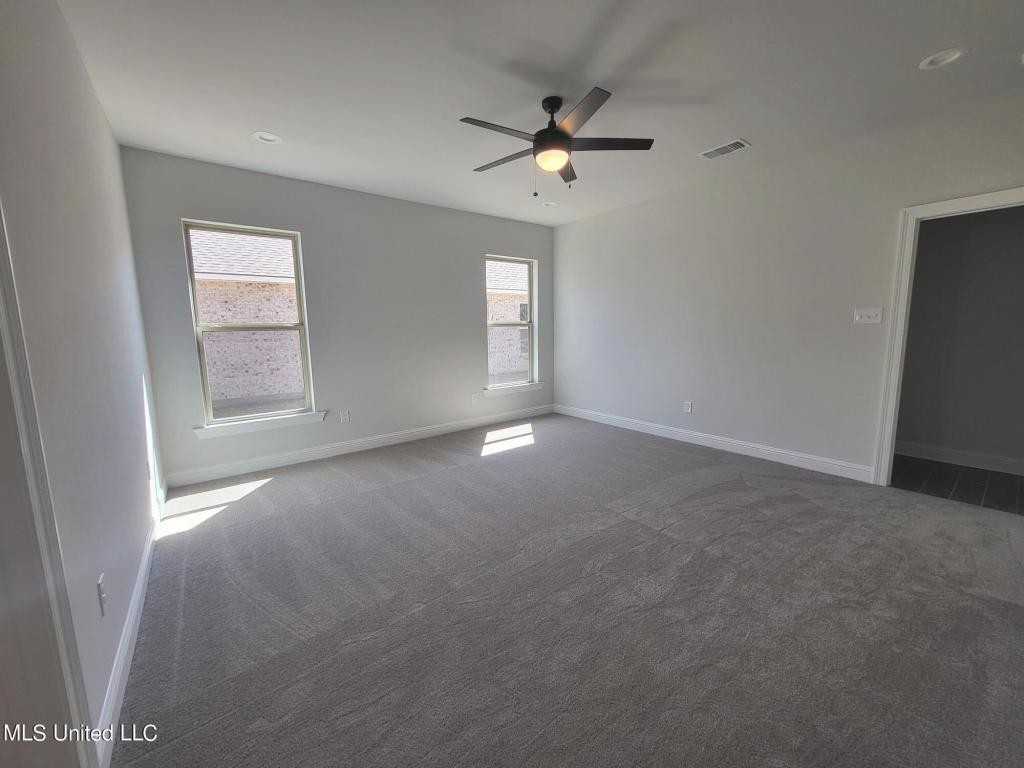 860 Leeward Dr - Photo 5 of 8