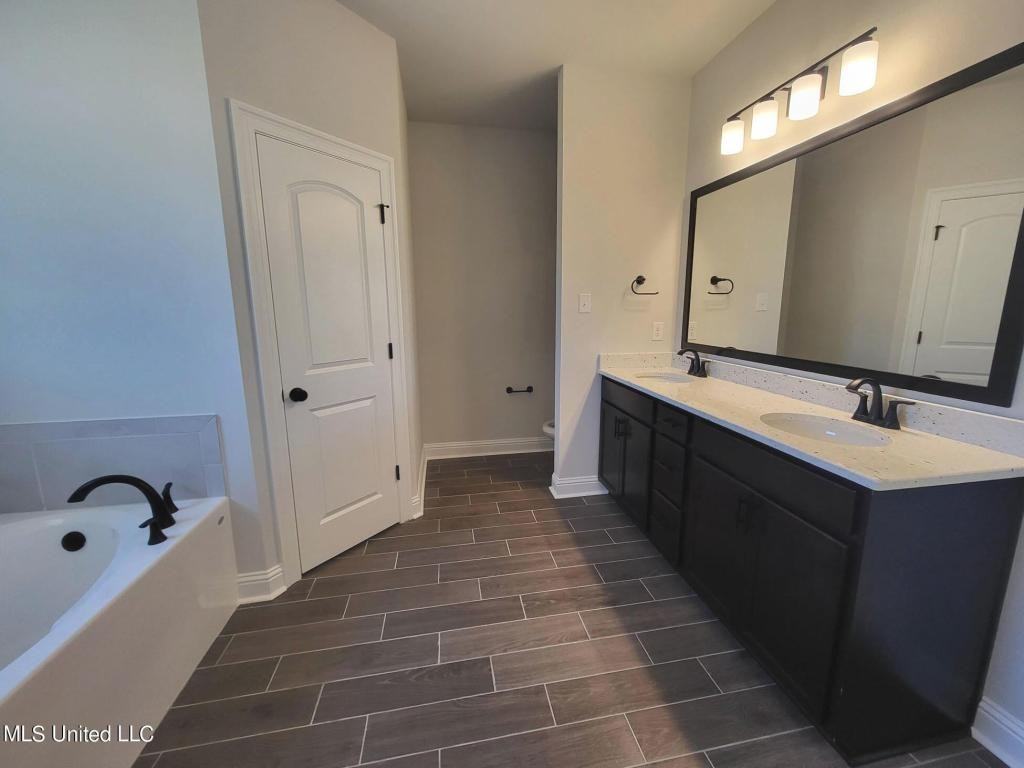 860 Leeward Dr - Photo 6 of 8
