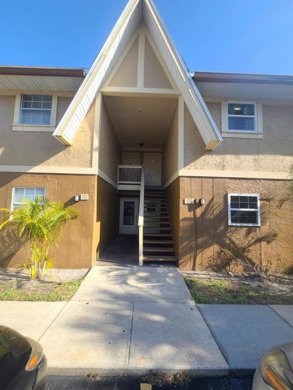 254 Ulster Ln - Photo 2 of 18