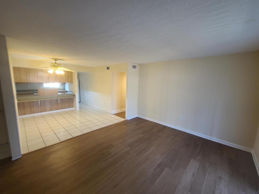 254 Ulster Ln - Photo 4 of 18