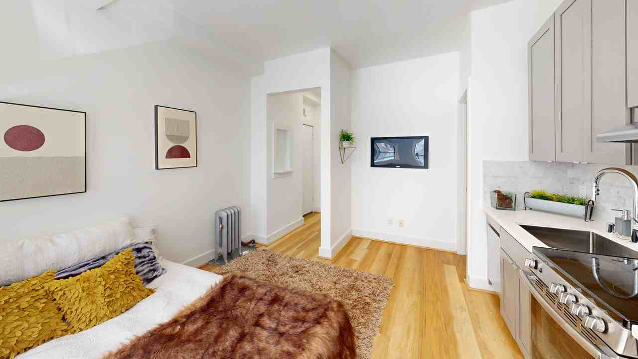 530 Stockton Street - Photo 2 of 14