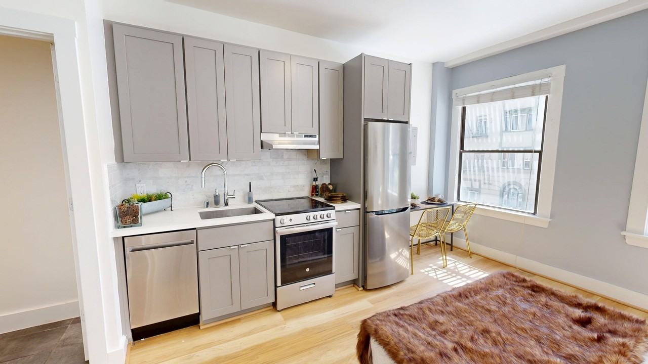 530 Stockton Street - Photo 3 of 14