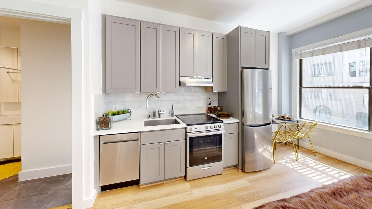 530 Stockton Street - Photo 4 of 14