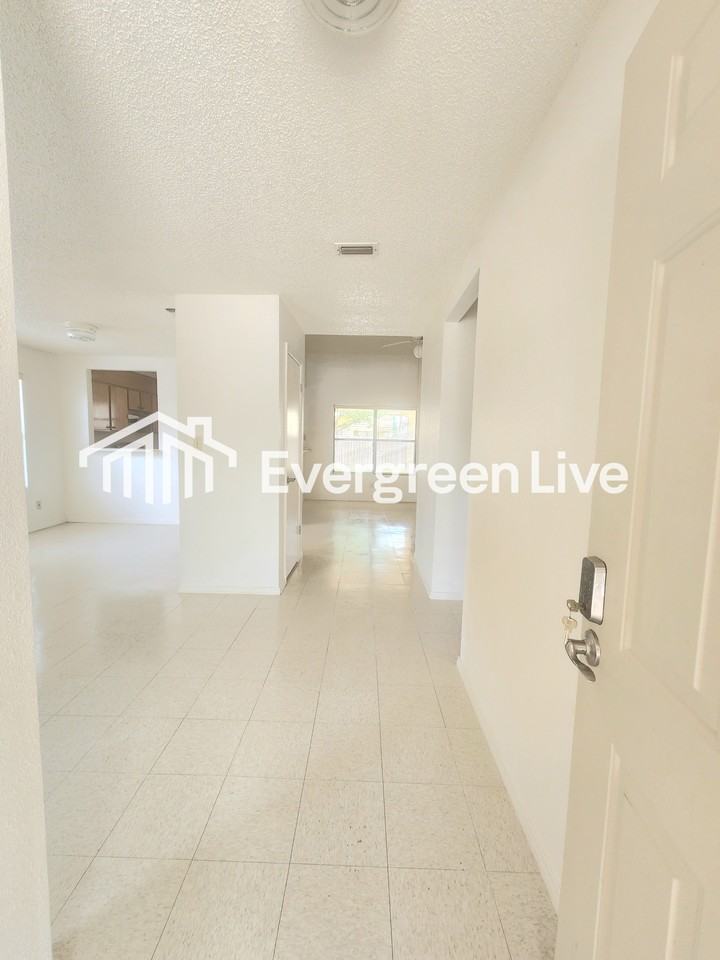 2144 Tesuque Ct - Photo 2 of 30
